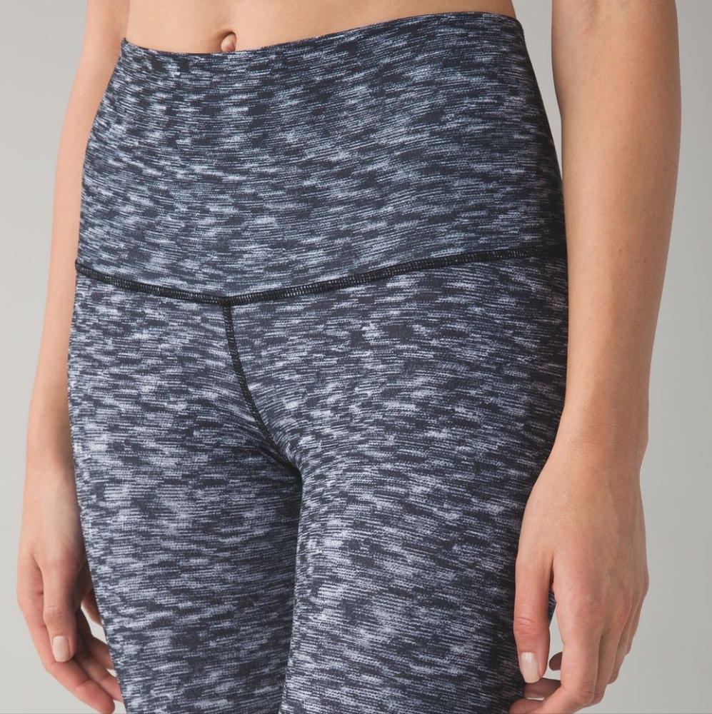 EUC 💎 Lululemon Wunder Under Pant *StirrupDramatic Static White Black/Black SZ6 - Picture 4 of 9